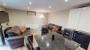 Cozy 1BR Flat next to NDK with Private Patio