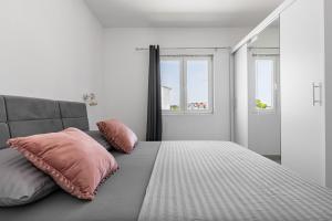 Ciovo sunny apartment