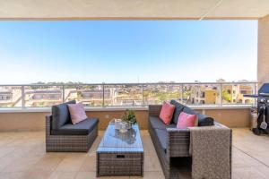 Moderno apartamento vacacional con terraza grande