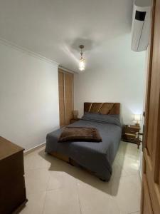 742 2 bedroom apartment, living room, WiFi, Air Conditioner!