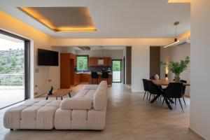 White Sand Loutraki Villa - Sea View