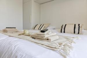 Maison 4 chambres entièrement rénovée, literie, terrasse & parking gratuit à Nieuwpoort-Stad by La Conciergerie