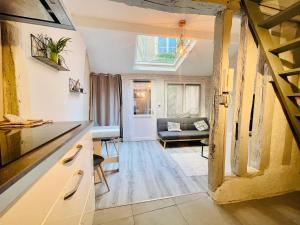 Charmante maison triplexe avec jardinet