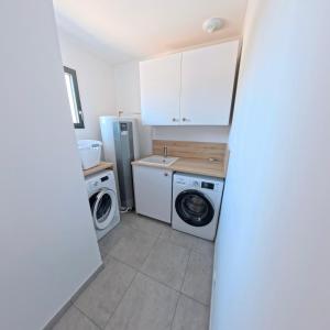 Appartements Villa Chrisaline, spacieuse et climatisee, 5 chambres, piscine privee : photos des chambres