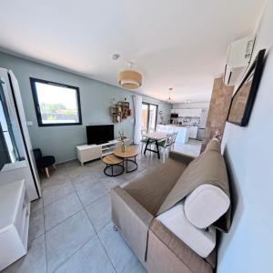 Villa Chrisaline, Centre Moliets, 3 chambres parentales, 10-15 personnes, équipements premium