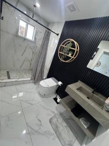 12 Guest-In The Center of It All