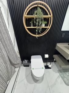 12 Guest-In The Center of It All