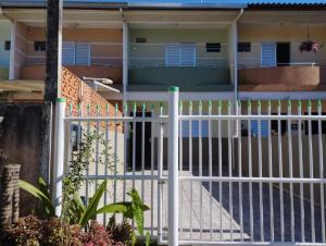 Sobrado com 3 quartos perto do mar #04 - Ubytování bez kategorie ve městě Matinhos