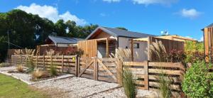 IZ Chapa - Casa 2 - Casa en Complejo A Cuatro Cuadras de Playa Luna Roja Con Pileta - Hola Sur