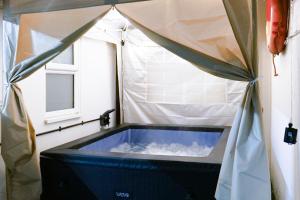 Hyacinth Apartments - Hot Tub Garden Escape - Adults only