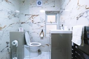 Hyacinth Apartments - Hot Tub Garden Escape - Adults only