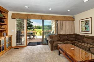 RACQUET CLUB 60 condo