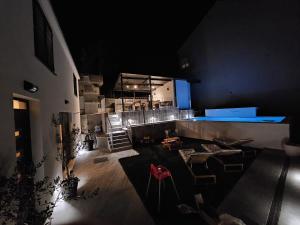 TheTomonina house with pool