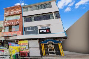 Hotel O Srinika premium near airport