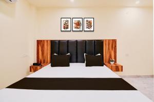 Hotel O Shree Krishna Palace