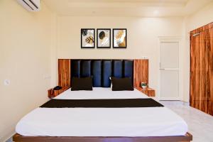 Hotel O Shree Krishna Palace