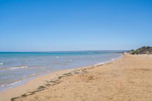 Villa very close to Santa Maria Del Focallo beach blue flag with private pool