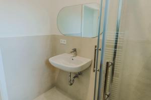 STAYLIGHT Suite mit 3 Schlafzimmern, Frühstück, zentrale Lage, Parkplatz, Küche und Kaffee