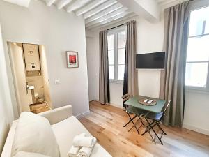 Le Loubon By La Familia