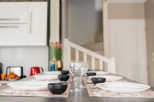 Maisons de vacances Cosy Hub : Confort pro garage proche transports : photos des chambres