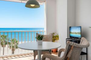 Bonito piso en primera línea de playa en Estepona