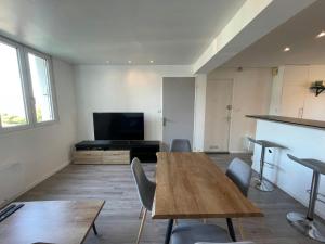 Appartements Bright Spacious Flat • 5 Guests • Near Tram : photos des chambres