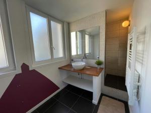 Appartements Bright Spacious Flat • 5 Guests • Near Tram : Appartement 2 Chambres