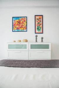 2 bed apartment with great views -Elviria Marbella