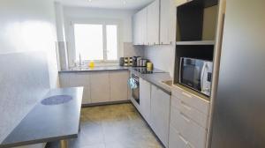 Appartements T5 Spacieux Metro Parking 2 min Creteil Soleil : photos des chambres