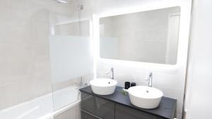 Appartements T5 Spacieux Metro Parking 2 min Creteil Soleil : photos des chambres