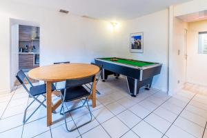 Appartements Montmorency Garden Billiards near Paris : photos des chambres