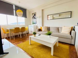 Soleado apartamento reformado 2 hab. en Playamar