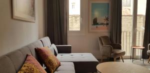 S4.Mercat Sant Antoni - Central Location. Metro L2