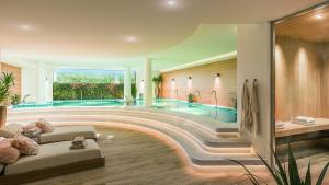 Bello piso con vistas espectaculares y un spa