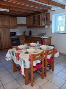 Maison de campagne meublé du tourisme classé 2 étoiles ,jardin, parking