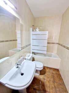 Estudio a 4 min andando de la playa - Benalmadena