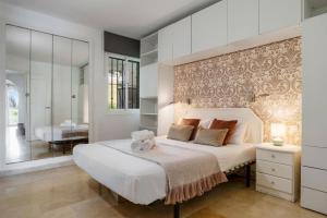 Relax en Calahonda: Jardines y piscina