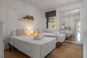 Relax en Calahonda: Jardines y piscina