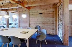 Chalets CASA-Le Cherk Chalet 300m2 jacuzzi sauna Vars les Claux : photos des chambres