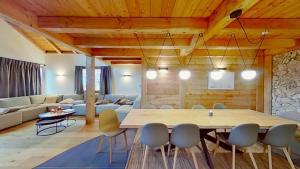 Chalets CASA-Le Cherk Chalet 300m2 jacuzzi sauna Vars les Claux : photos des chambres