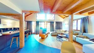 Chalets CASA-Le Cherk Chalet 300m2 jacuzzi sauna Vars les Claux : photos des chambres