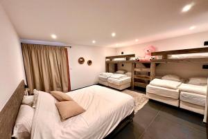 Chalets CASA-Le Cherk Chalet 300m2 jacuzzi sauna Vars les Claux : photos des chambres