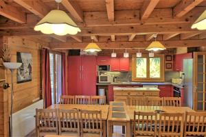 Maisons de vacances CASA Les Heureux Magnifique CHALET 6 chambres a RISOUL : photos des chambres
