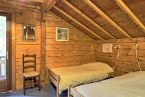 Maisons de vacances CASA Les Heureux Magnifique CHALET 6 chambres a RISOUL : photos des chambres