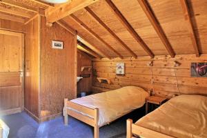 Maisons de vacances CASA Les Heureux Magnifique CHALET 6 chambres a RISOUL : photos des chambres