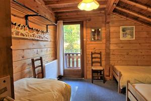 Maisons de vacances CASA Les Heureux Magnifique CHALET 6 chambres a RISOUL : photos des chambres