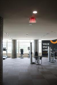 Pool View Downtown Near Stadiums