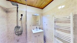 Appartements Casa-La Fuste centre Saint-Veran ski au pied : photos des chambres