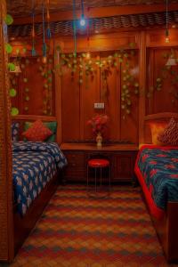 heritage new moon group of houseboat