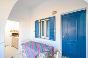 Surfer Studios Naxos Greece